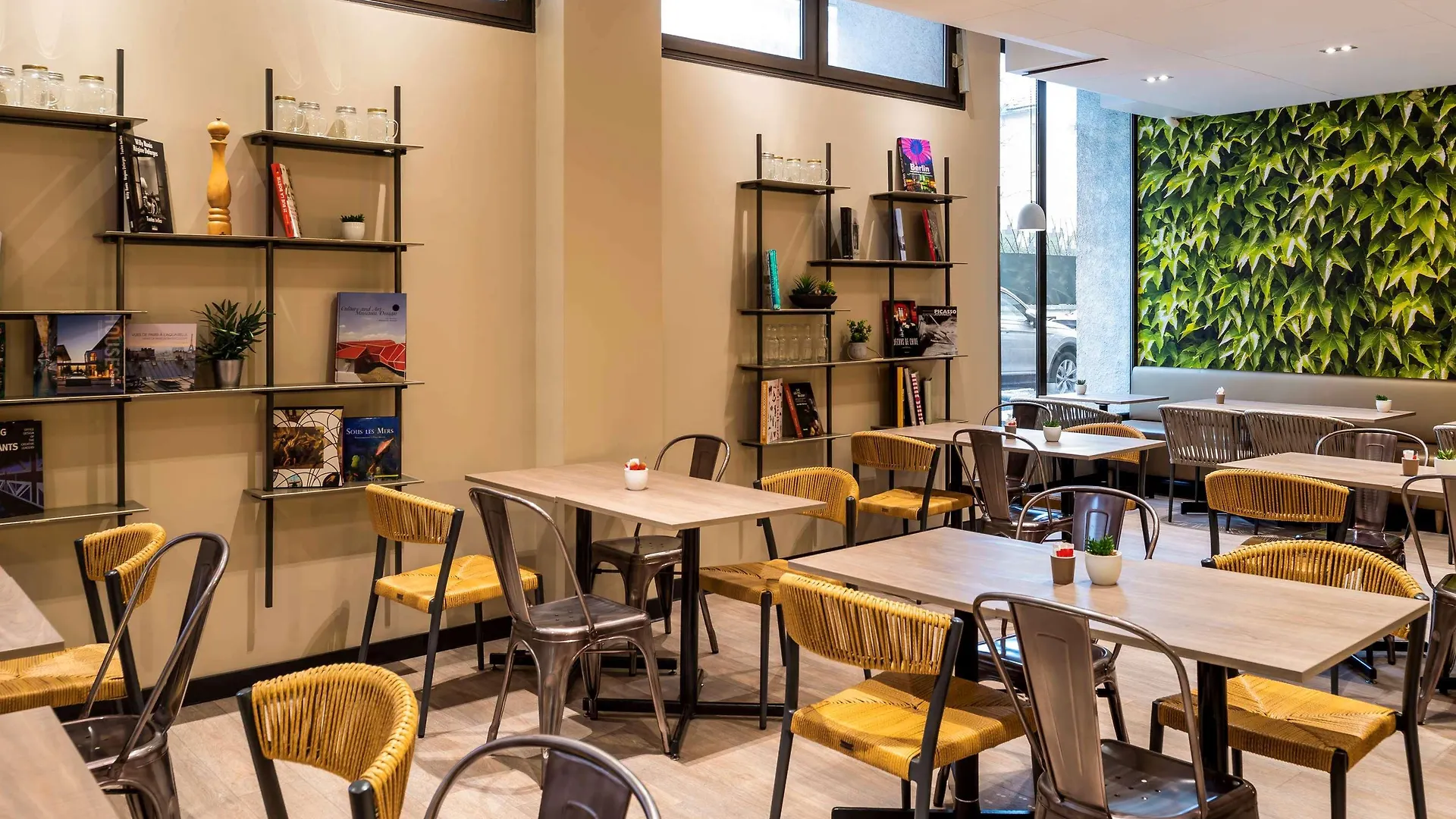 Ibis Paris Alesia Montparnasse Hotel